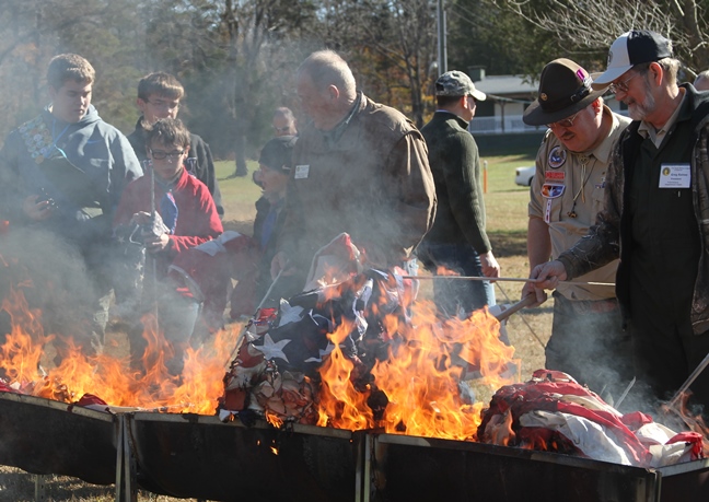 Fredericksburg-Rappahannock Chapter flag retirement