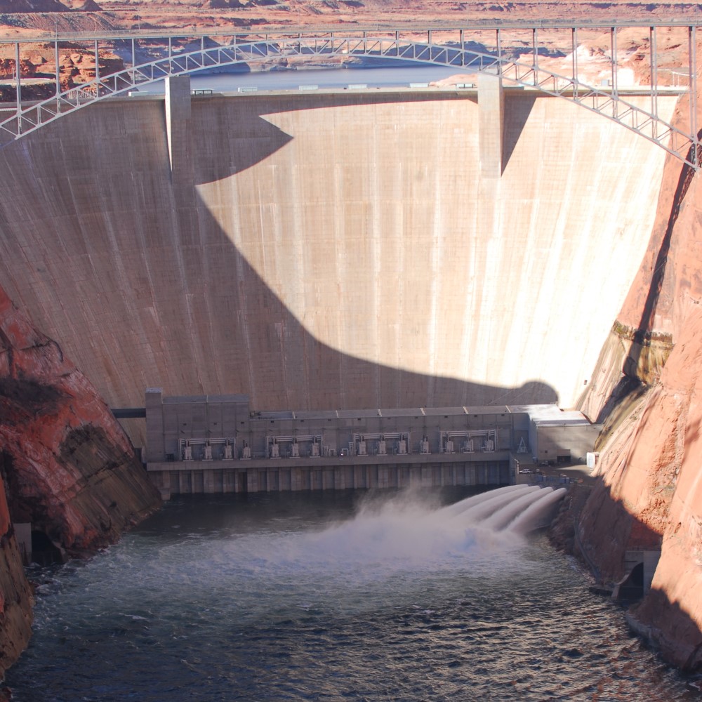 Glen Canyon dam - credit Anne Phillips, USGS